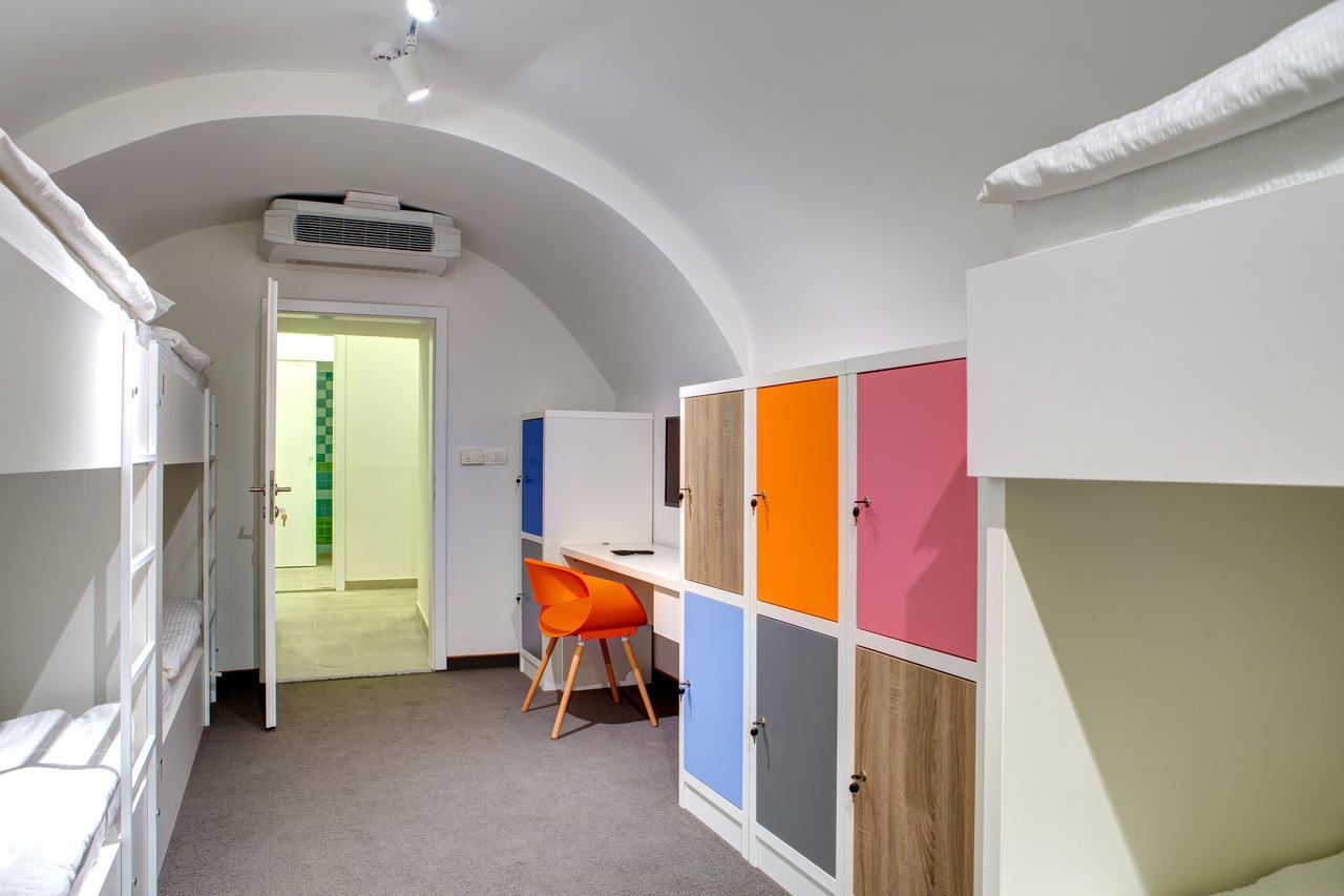 Starmo Hostel Mostar Bagian luar foto